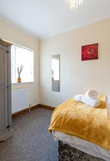 Blossom Cottage with Hot Tub - York - 2
