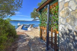 House Vagabond - Tkon - 1