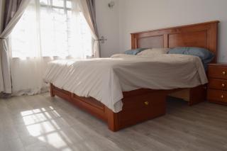 Cheerful 4-bedroom with pool - 9