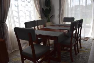Cheerful 4-bedroom with pool - 5