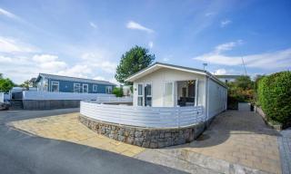 The Warren Holiday Park - Family Chalet - Abersoch - 2