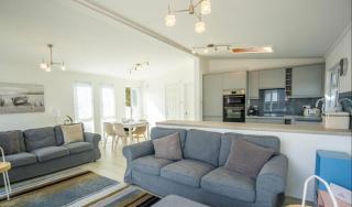 The Warren Holiday Park - Family Chalet - Abersoch - 3