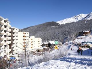 Studio cosy au pied des pistes avec balcon et cuisine équipée - FR-1-557-90 - 4