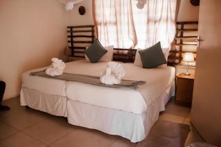 Leeville Guesthouse - 4