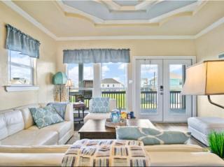 Fancy Nancy 2 Min Walk to Beach, Lyft, Pet-friendly - Bolivar Peninsula - 7