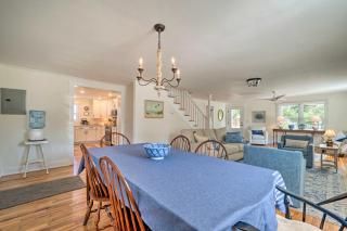 Historic Family Home Less Than 1 Mi to Long Beach! - Oak Island - 2