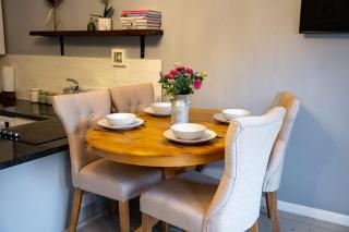 Stylish Central 2 Bedroom Apartment - Hereford - 7
