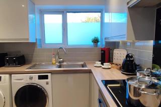Comfortable 1 Bed flat with Air Con - Borehamwood - 2