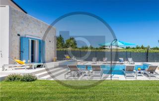 2 Bedroom Lovely Home In Hrboki - 8