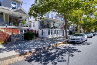 Gammys Beach Bungalow - 7