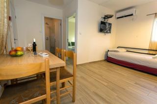 Etzel Tami Hospitality - 1
