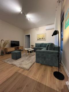 Comfy condo 6 minutes from downtown & Free Parking - Tirana - 9
