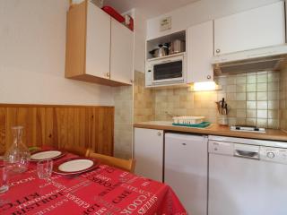 Charmant appart pour 4 au centre de Lanslevillard, balcon, parking - FR-1-508-201 - 8