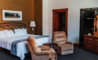 Town Hall Inn - Lead - 2