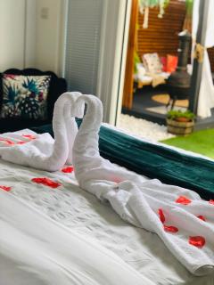 MeeZee Pearl Double Bed Lodge With Free Parking - Manchester - 5