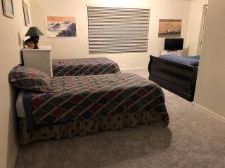 2 master suites and loft with kitchenette in upper level within our shared townhome - Mesa - 2