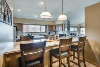 Sawmill Creek Blue Moose Condo - Ski-In - Walk to Main St - 1