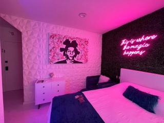 Luxury Studio Apartment IN Downtown! 2 - 2