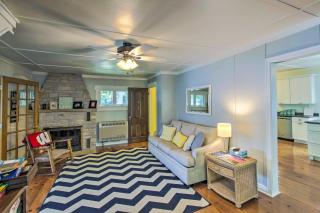 Crystal Lake Cottage Kayaks and Fire Pit! - Plymouth - 2