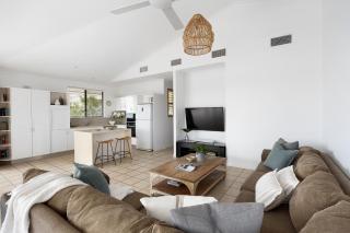 Penthouse with Incredible Views & Pool - Noosa Heads - 3