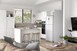 Penthouse with Incredible Views & Pool - Noosa Heads - 2