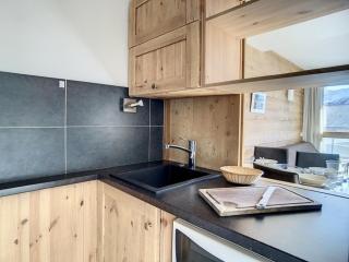 Appartement spacieux de 28m² proche pistes avec balcon et commerces à proximité - FR-1-344-817 - 5