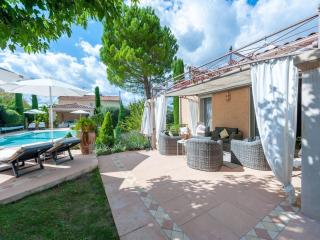 Elegant villa in Les Mées with garden - 7