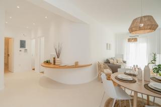 Bright 2BD Apt next to Acropolis - Atene - 1
