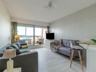 Apartment Belle Vue Mer by Interhome - Les Bains - 3