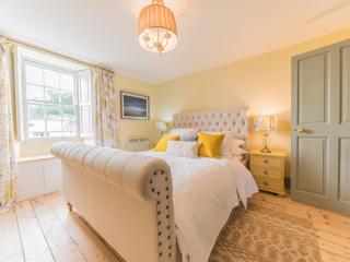 Mop Fair Sunny Garden Town Centre - Pass the Keys - 1