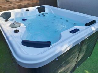 STUDIO LUXE 600M PLAGE AVEC SPA POUR 4 PERS - 0