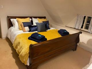Beautiful Character Thatched Pet Friendly House - Enford - 7