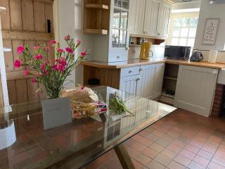 Beautiful Character Thatched Pet Friendly House - Enford - 4