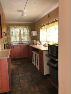 Fiddlesticks Farm BnB or Self Catering Cottage - East London - 2