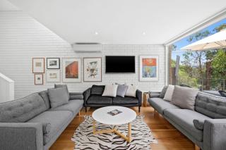 One At Eight - Lorne - 8