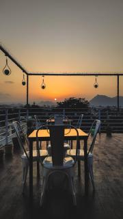 Hotel Lake Bridge - 3