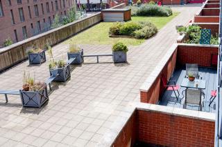 BIRMINGHAM CiTY CENTE CHINES QUARTER - 9