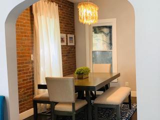 The Cottage! Chic Bungalow near Old Town Square! - 6