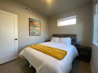 Old Town Modern New Build - Rooftop Spa with Mtn Views! - Fort Collins - 1