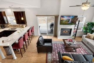Modern Townhome Steps from the Brewery District! - Fort Collins - 2
