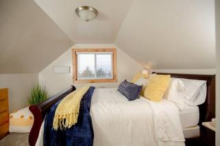 Afton Farmhouse with Mountain Views - 9