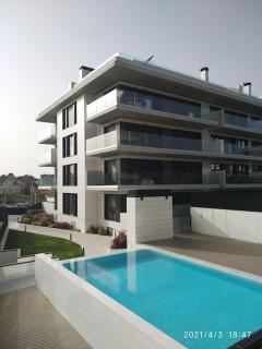 Apartamento en Edificio Nuevo con Piscina - Portonovo - 0