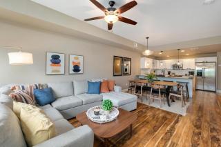 Amazing Urban Townhome near Breweries and River! - 7