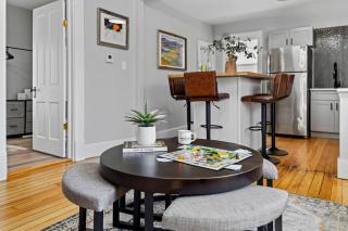 Charming Vintage Cottage with Hot Tub & Free Bikes! - 7