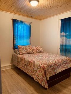 Lakefront Cottage w/ Private Beach- Niagara - - 9