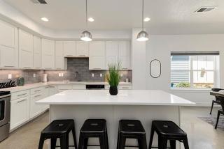 Gorgeous Townhome Steps from the Brewery District! - 3