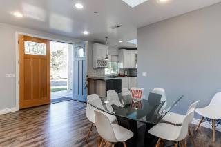 Stylish Modern Lake Balboa Retreat 3 Bedroom House - 6