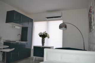 Fun Twin Bed Small Studio In Hollywood 27-2 - 7