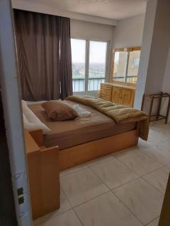 Stunning river view from a spacious 3-Bedroom Apt. - 4