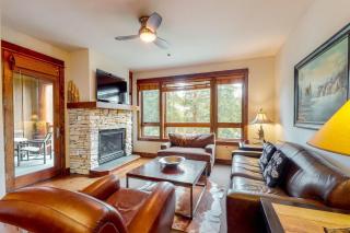 1 Bedroom Ski in, Ski Out Mountain Vacation Rental Just Steps from the Snowflake Ski Lift - Breckenridge - 9